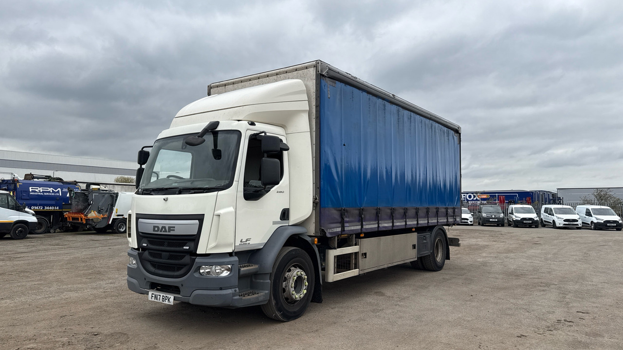 Daf LF 260 - Camión lona: foto 2 Daf LF 260 - Camión lona: foto 2