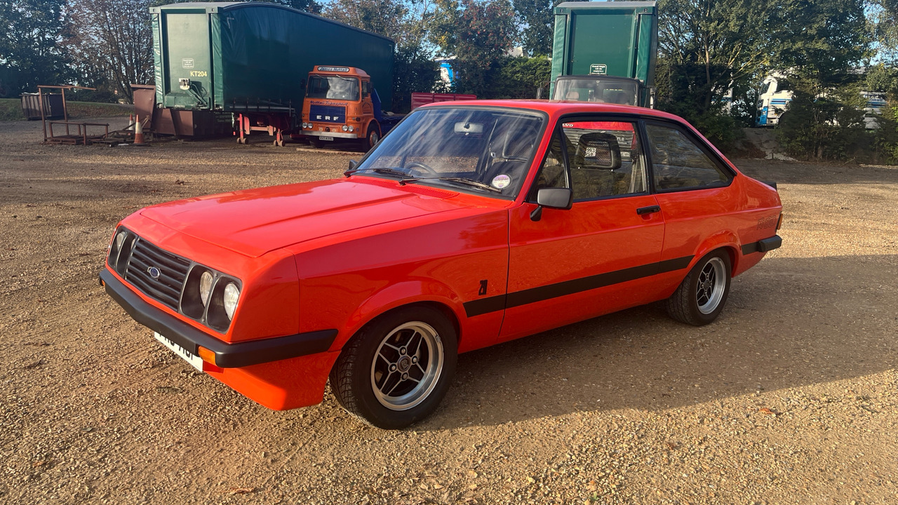 FORD ESCORT RS 2000 - Sedan: foto 2 FORD ESCORT RS 2000 - Sedan: foto 2