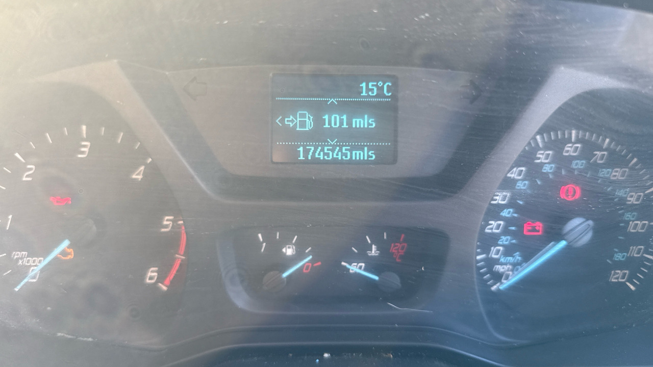 Furgoneta pequeña FORD TRANSIT CUSTOM 290 2.2 TDCI 125PS: foto 6 Furgoneta pequeña FORD TRANSIT CUSTOM 290 2.2 TDCI 125PS: foto 6