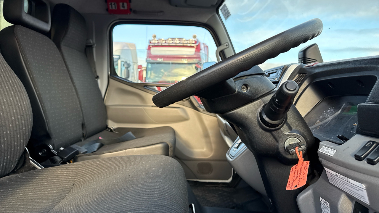 FUSO CANTER 7C15 - Camión portavehículos: foto 5 FUSO CANTER 7C15 - Camión portavehículos: foto 5