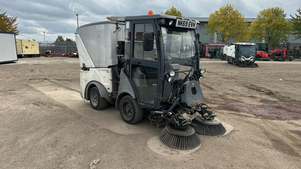 HAKO CITYMASTER 600 - Barredora vial: foto 1 HAKO CITYMASTER 600 - Barredora vial: foto 1