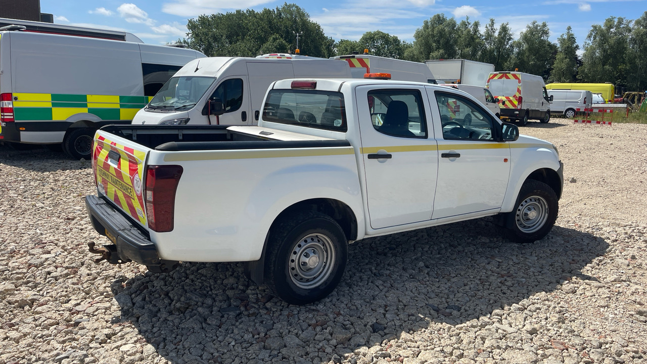 ISUZU D-MAX 1.9 Double Cab 4x4 - Pick-up, Furgoneta combi: foto 4 ISUZU D-MAX 1.9 Double Cab 4x4 - Pick-up, Furgoneta combi: foto 4