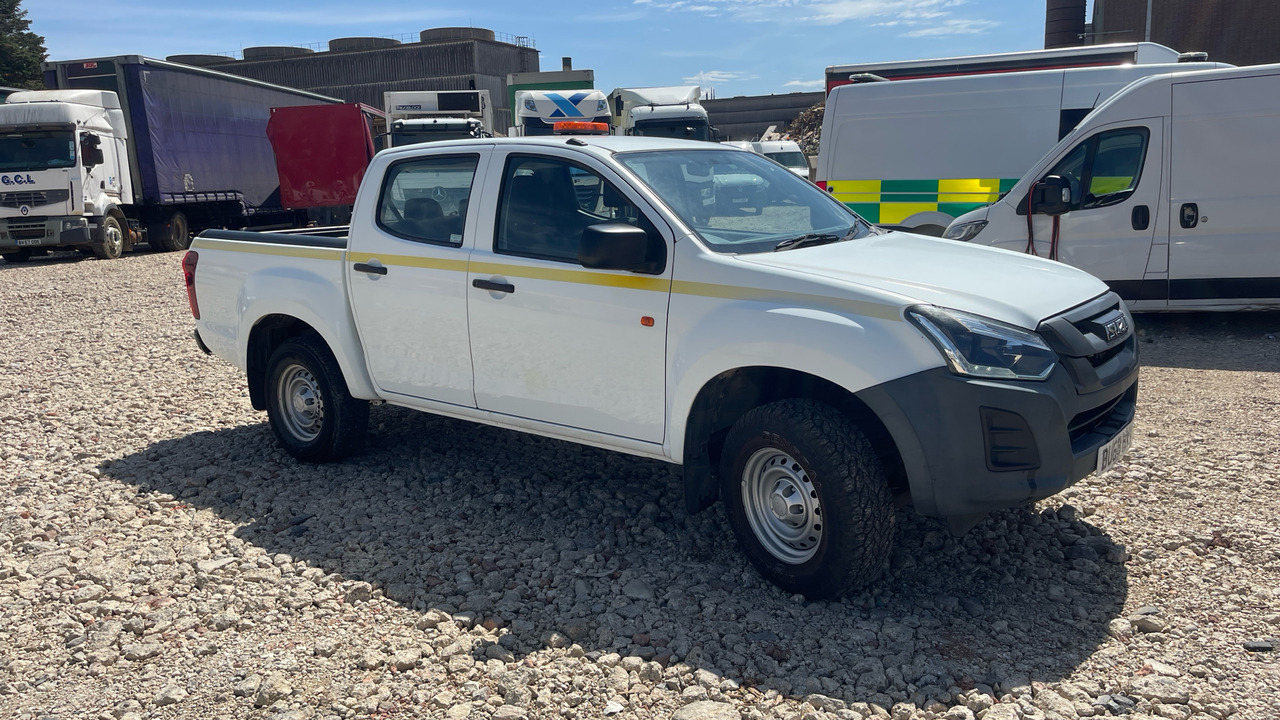 ISUZU D-MAX 1.9 Double Cab 4x4 - Pick-up, Furgoneta combi: foto 1 ISUZU D-MAX 1.9 Double Cab 4x4 - Pick-up, Furgoneta combi: foto 1