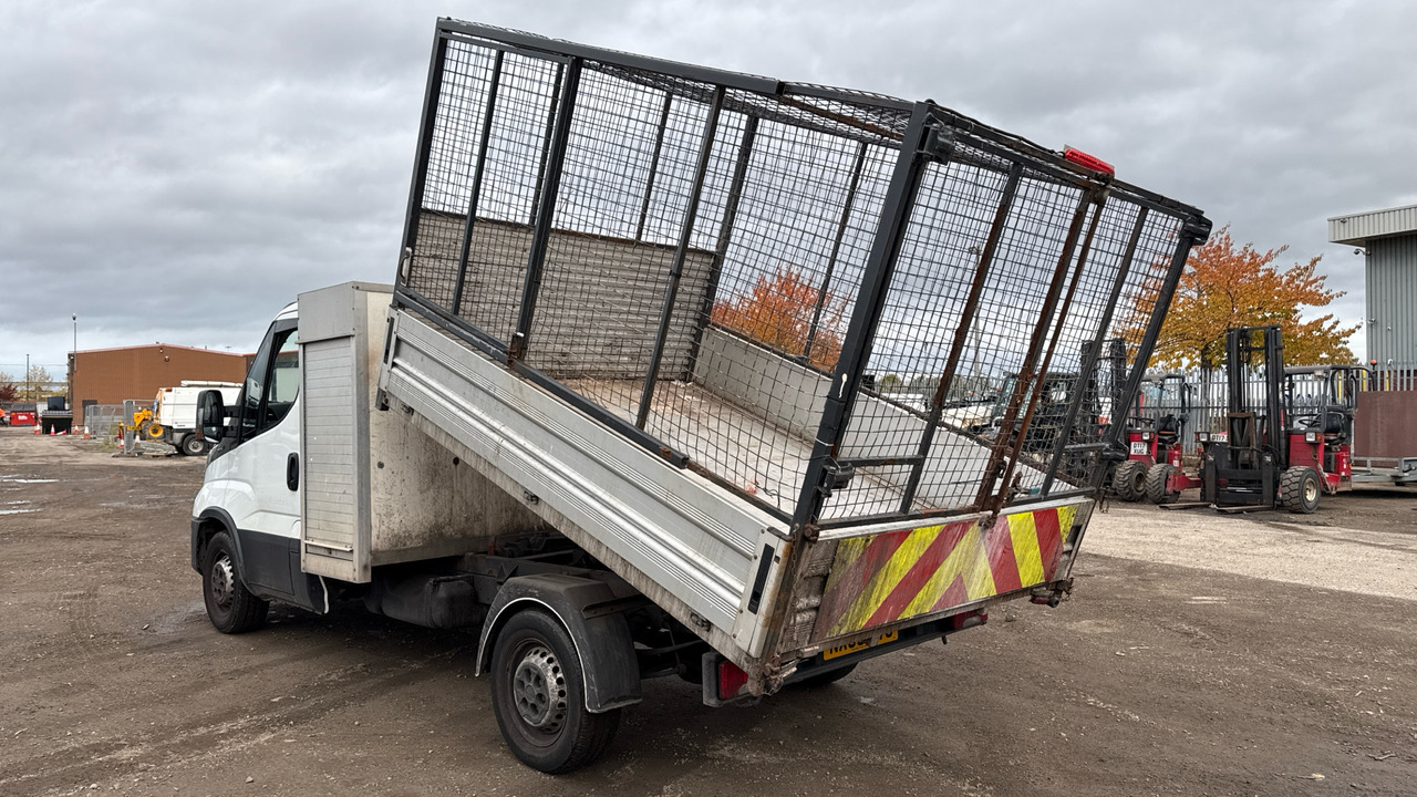 IVECO DAILY 35-120 2.3 4100 WB - Furgoneta basculante: foto 3 IVECO DAILY 35-120 2.3 4100 WB - Furgoneta basculante: foto 3