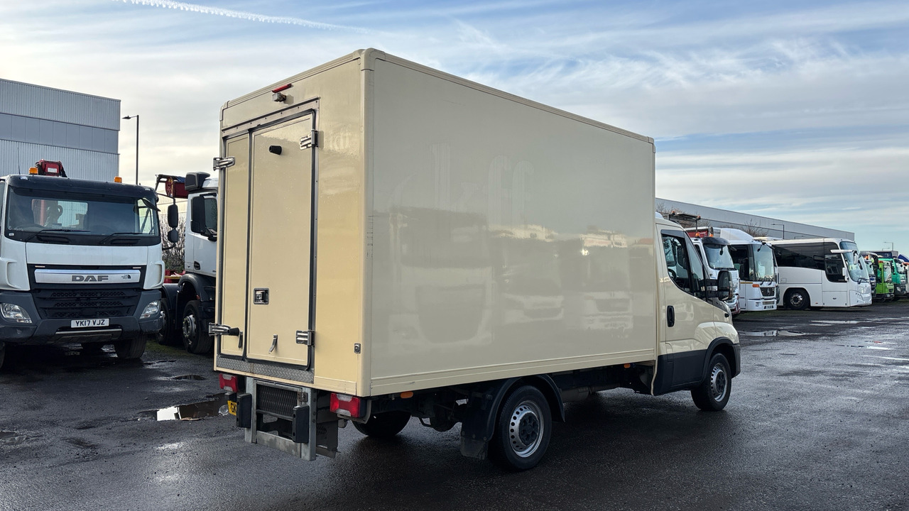 IVECO DAILY 35-120 2.3 4100 WB Hi-Matic - Furgoneta frigorifica: foto 4 IVECO DAILY 35-120 2.3 4100 WB Hi-Matic - Furgoneta frigorifica: foto 4