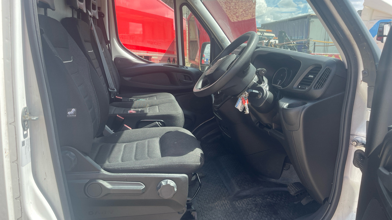 IVECO DAILY 35-140 2.3 3520 WB - Furgón: foto 5 IVECO DAILY 35-140 2.3 3520 WB - Furgón: foto 5