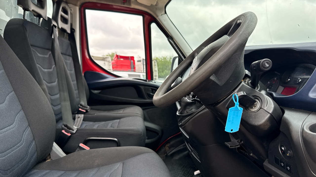 IVECO DAILY 70-180 - Furgoneta basculante: foto 5 IVECO DAILY 70-180 - Furgoneta basculante: foto 5