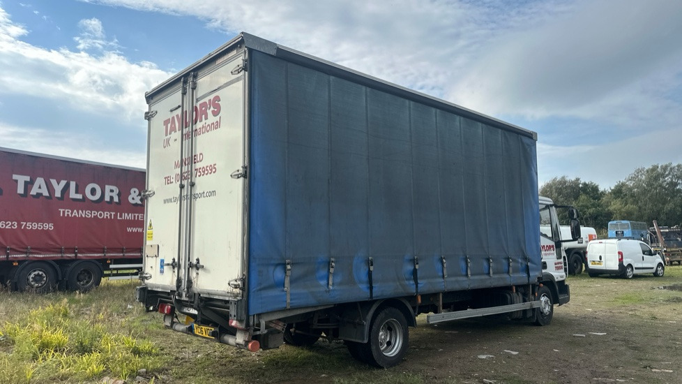 IVECO EUROCARGO 75E16 - Camión lona: foto 4 IVECO EUROCARGO 75E16 - Camión lona: foto 4