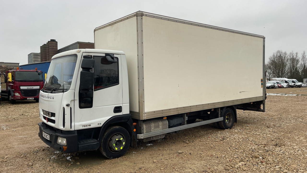 IVECO EUROCARGO 75E16S - Camión caja cerrada: foto 2 IVECO EUROCARGO 75E16S - Camión caja cerrada: foto 2