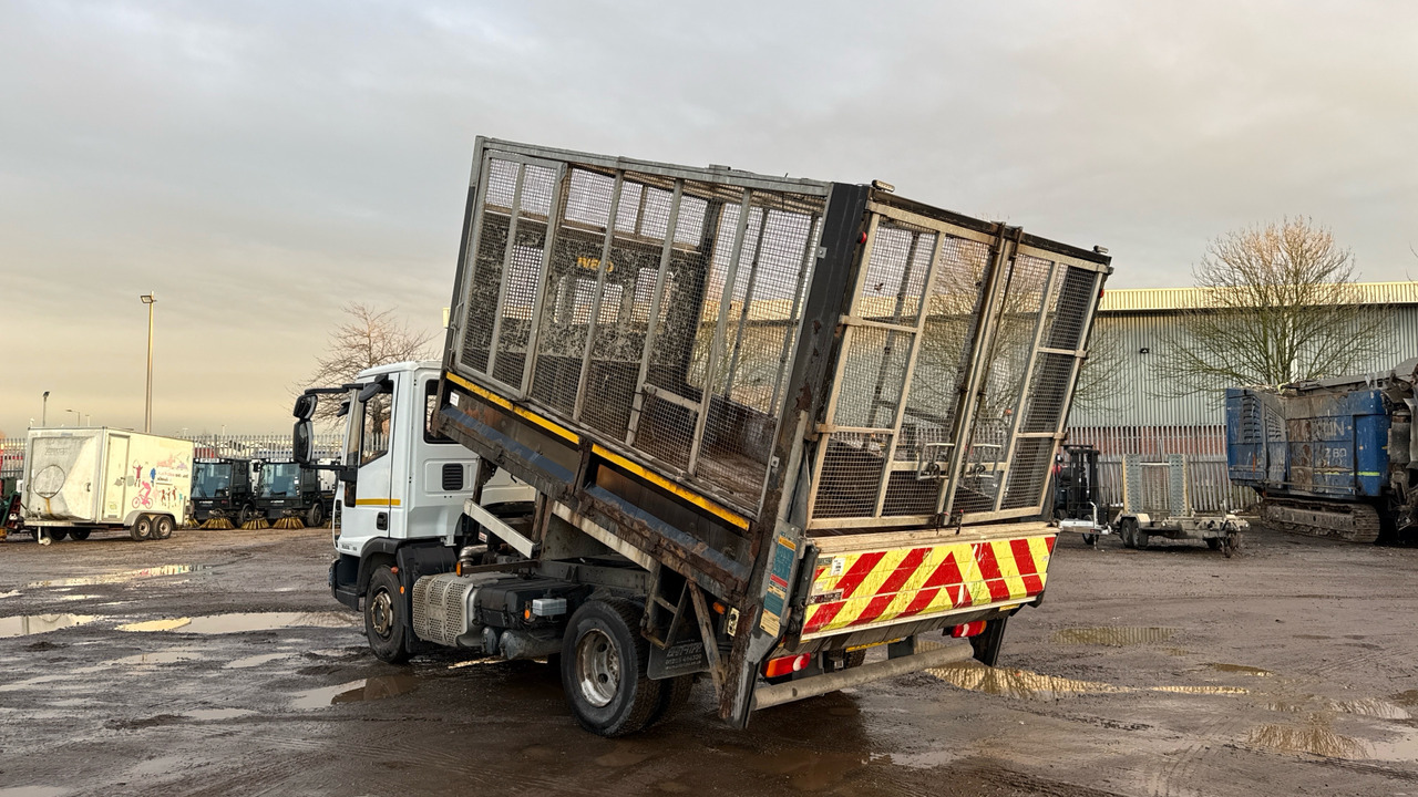 IVECO EUROCARGO 75E16S S-A - Camión volquete: foto 3 IVECO EUROCARGO 75E16S S-A - Camión volquete: foto 3