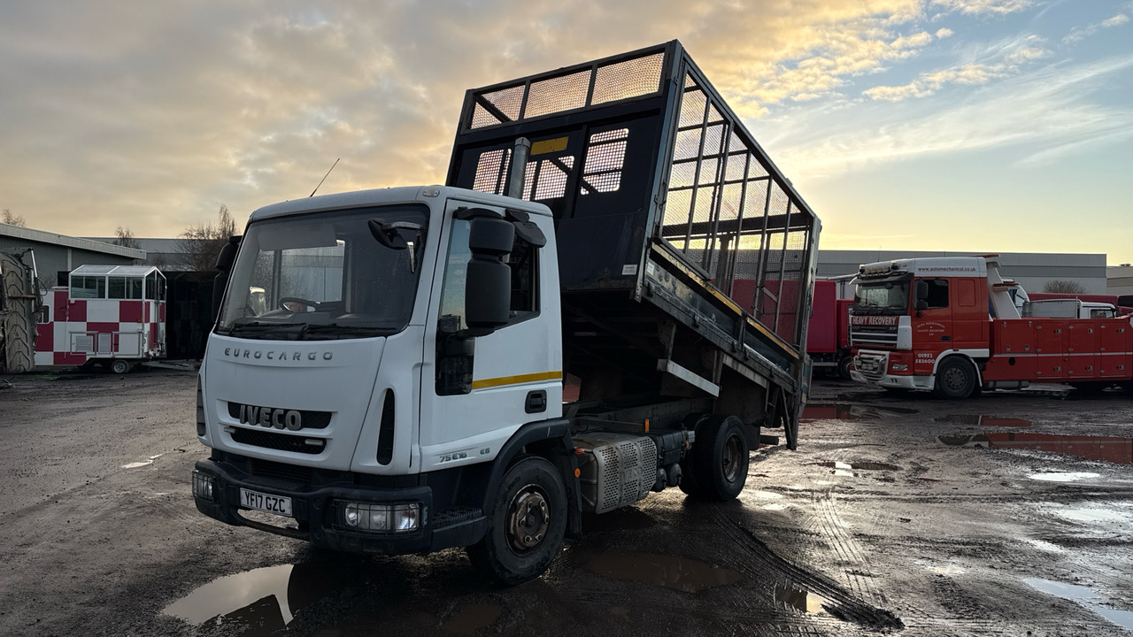 IVECO EUROCARGO 75E16S S-A - Camión volquete: foto 2 IVECO EUROCARGO 75E16S S-A - Camión volquete: foto 2