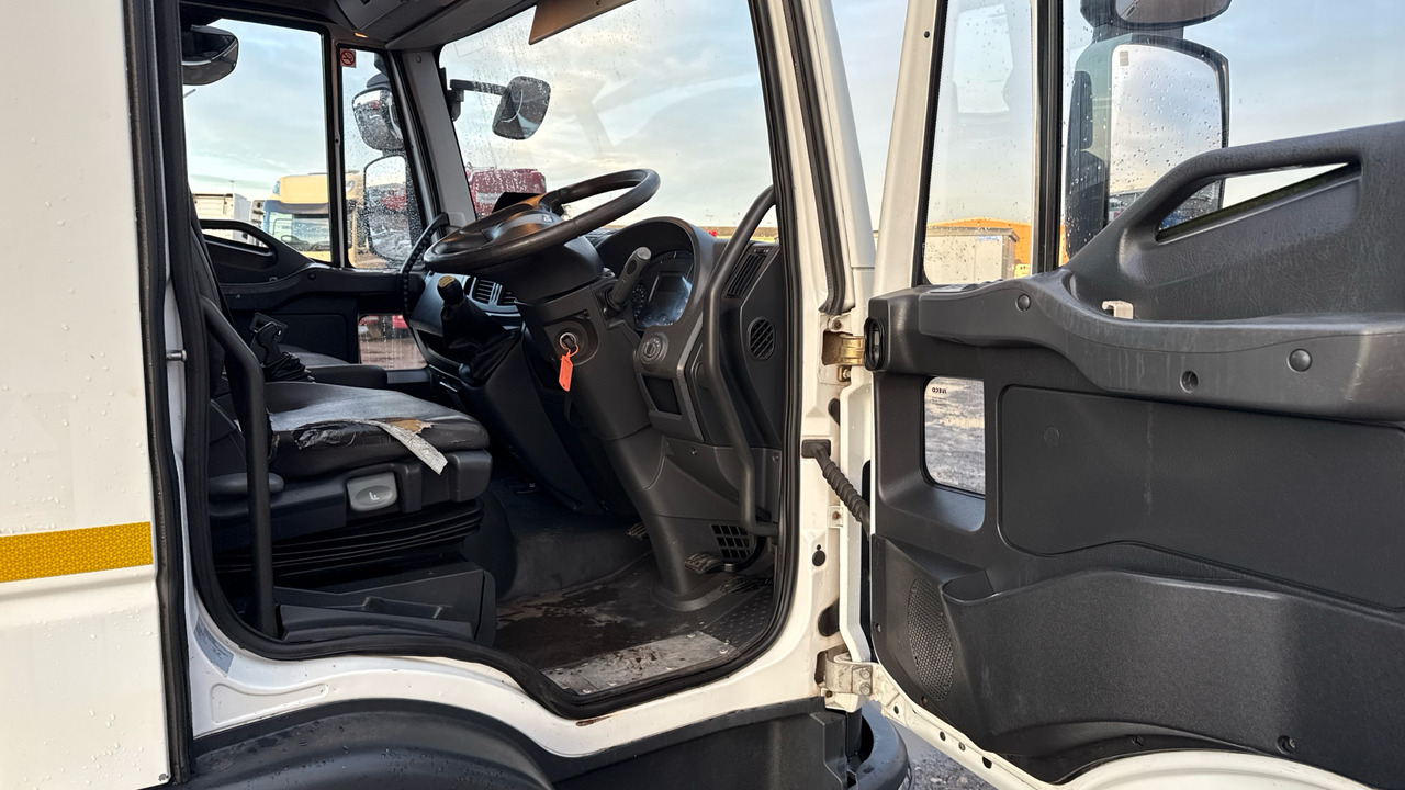 IVECO EUROCARGO 75E16S S-A - Camión volquete: foto 5 IVECO EUROCARGO 75E16S S-A - Camión volquete: foto 5