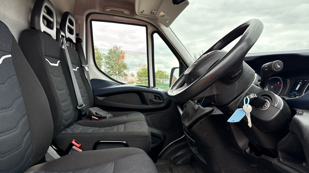 Iveco Daily 35-140 2.3 3520 WB - Furgón: foto 5 Iveco Daily 35-140 2.3 3520 WB - Furgón: foto 5