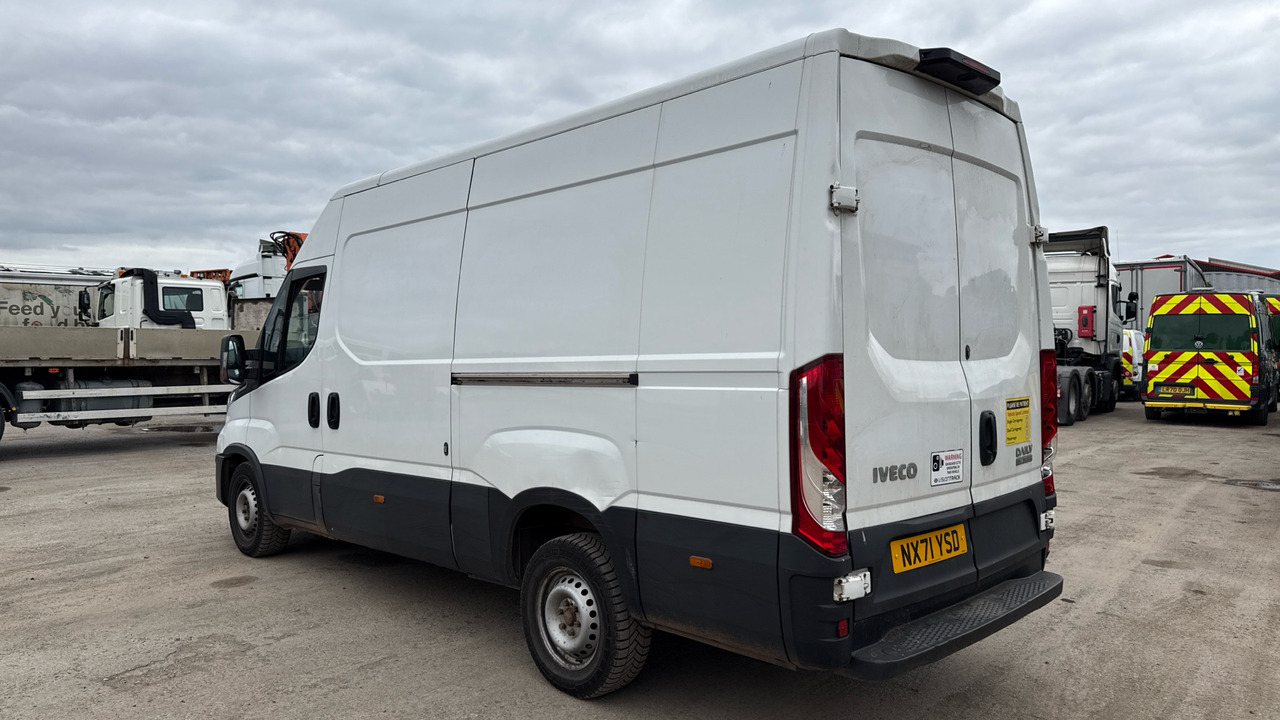 Iveco Daily 35-140 2.3 3520 WB - Furgón: foto 3 Iveco Daily 35-140 2.3 3520 WB - Furgón: foto 3