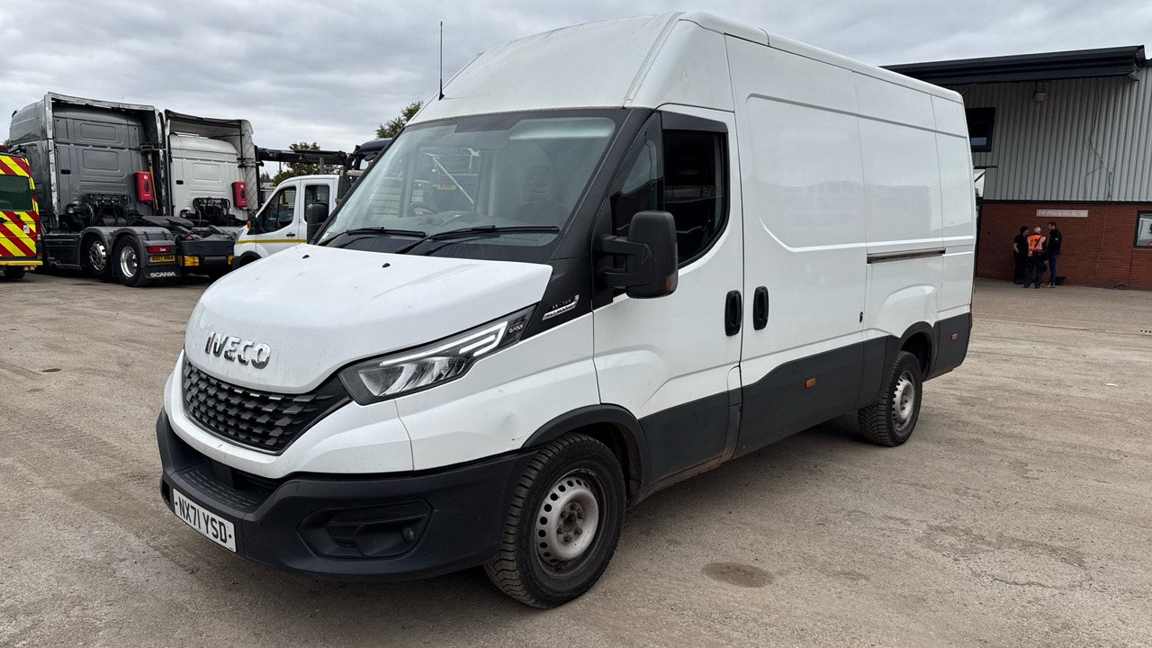 Iveco Daily 35-140 2.3 3520 WB - Furgón: foto 2 Iveco Daily 35-140 2.3 3520 WB - Furgón: foto 2