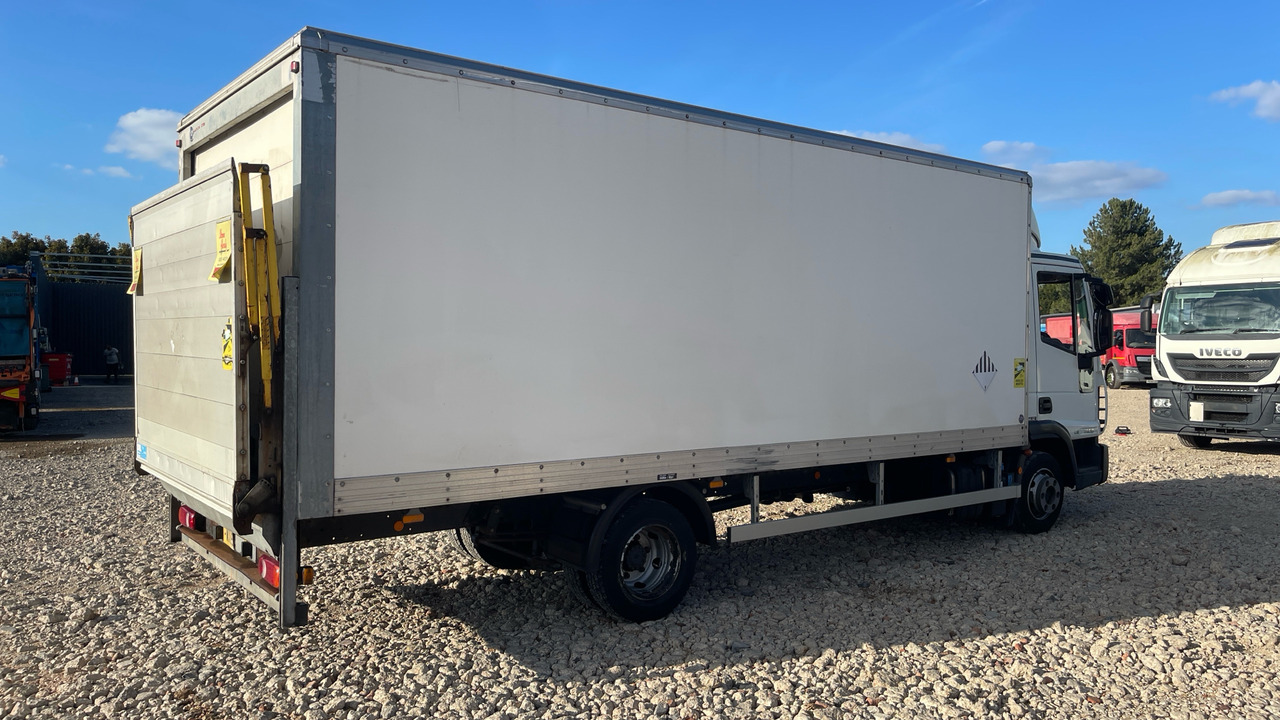 Iveco Eurocargo 75E16 - Camión caja cerrada: foto 4 Iveco Eurocargo 75E16 - Camión caja cerrada: foto 4