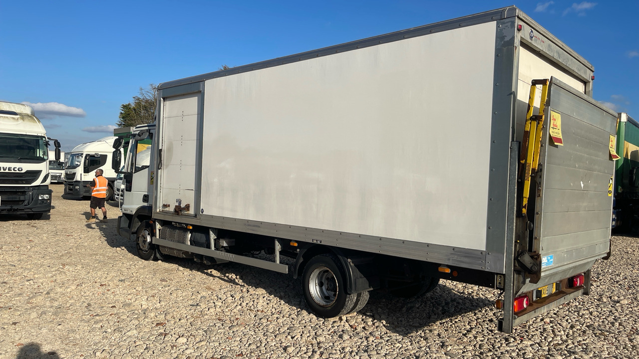 Iveco Eurocargo 75E16 - Camión caja cerrada: foto 3 Iveco Eurocargo 75E16 - Camión caja cerrada: foto 3