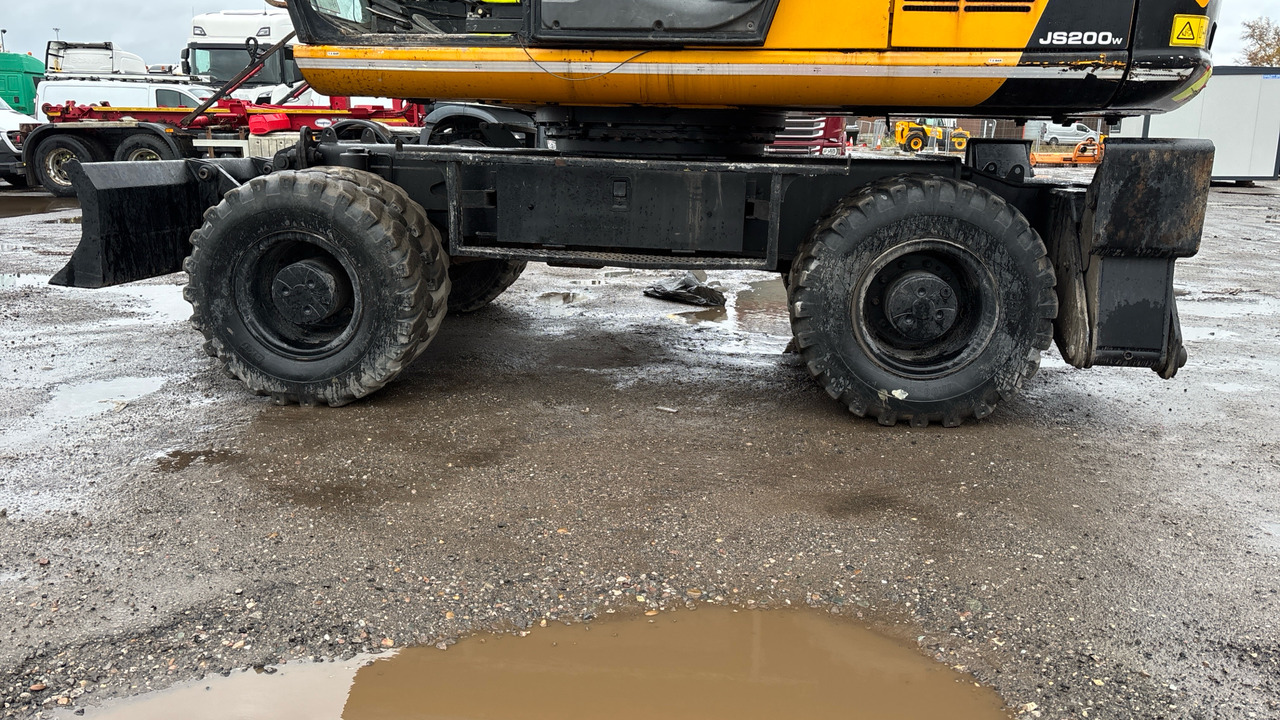 Excavadora de ruedas JCB JS200W: foto 16
