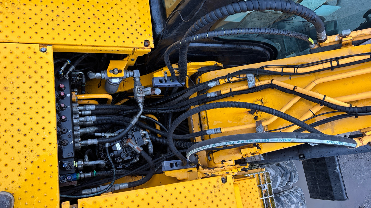 Excavadora de ruedas JCB JS200W: foto 13