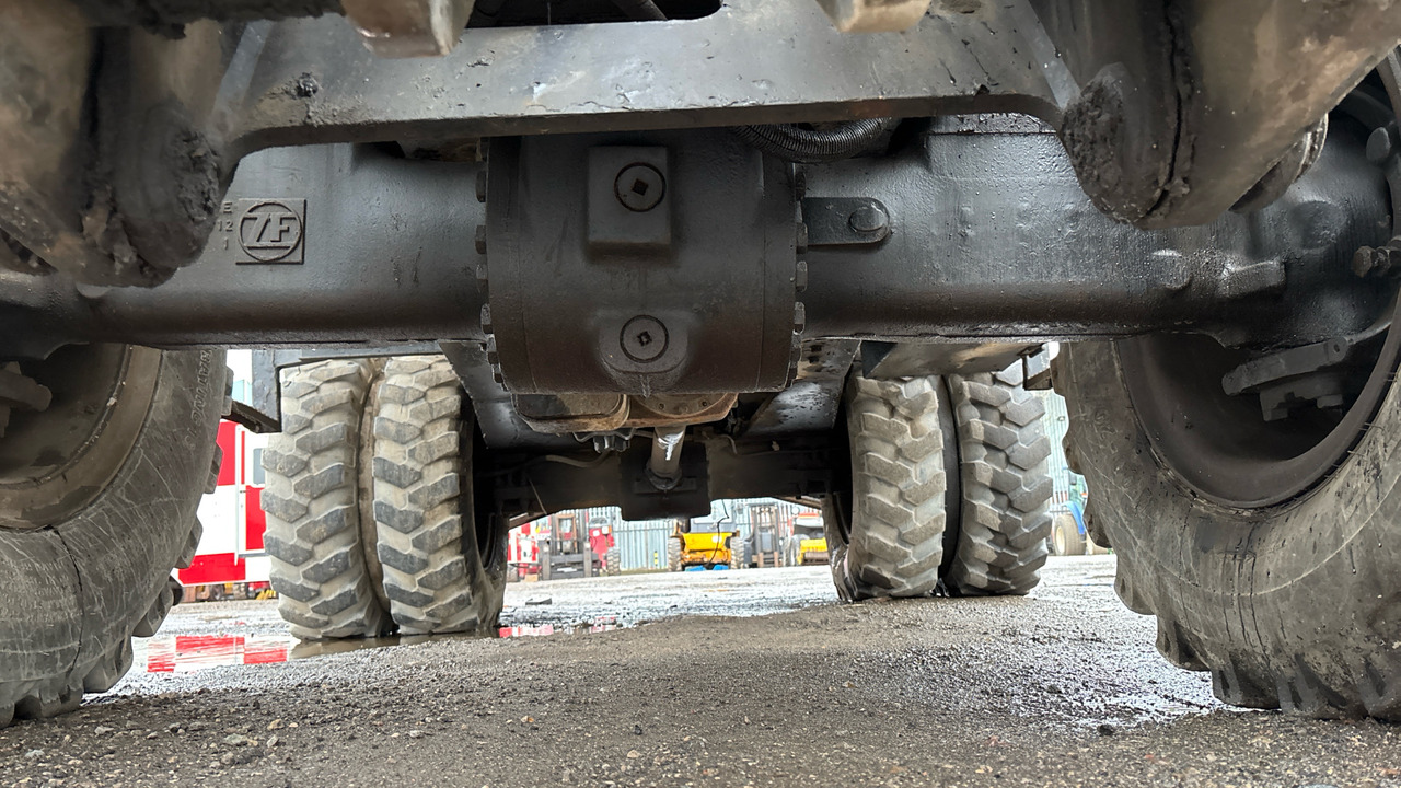 Excavadora de ruedas JCB JS200W: foto 17