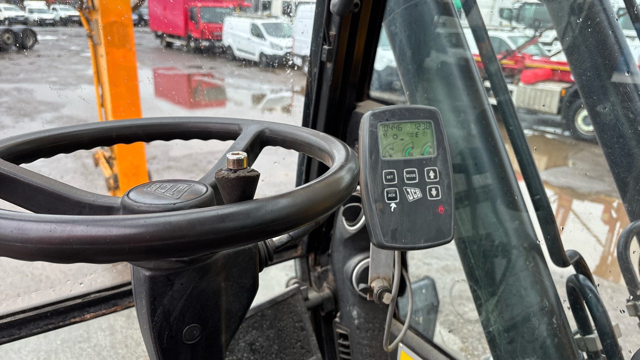 Excavadora de ruedas JCB JS200W: foto 6