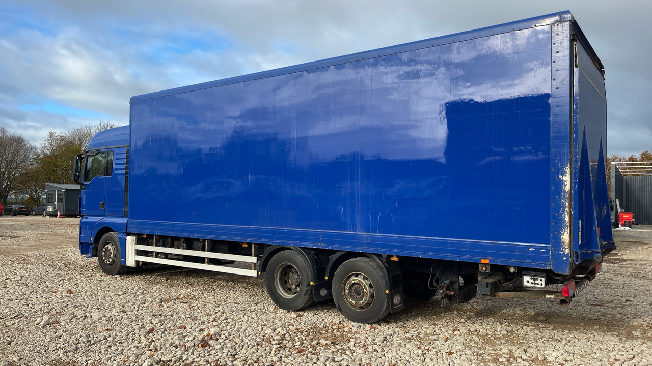 MAN TGX 26.440 - Camión caja cerrada: foto 3 MAN TGX 26.440 - Camión caja cerrada: foto 3