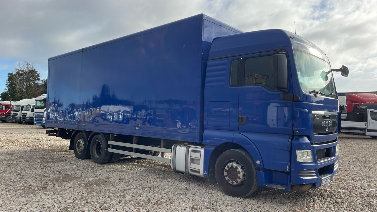 MAN TGX 26.440 - Camión caja cerrada: foto 1 MAN TGX 26.440 - Camión caja cerrada: foto 1