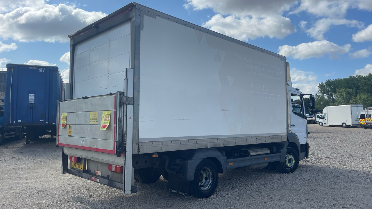 MERCEDES-BENZ ATEGO 818 - Camión caja cerrada: foto 4 MERCEDES-BENZ ATEGO 818 - Camión caja cerrada: foto 4