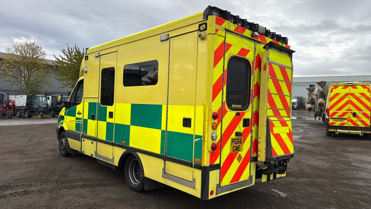 MERCEDES-BENZ SPRINTER 519 CDI - Ambulancia: foto 3 MERCEDES-BENZ SPRINTER 519 CDI - Ambulancia: foto 3