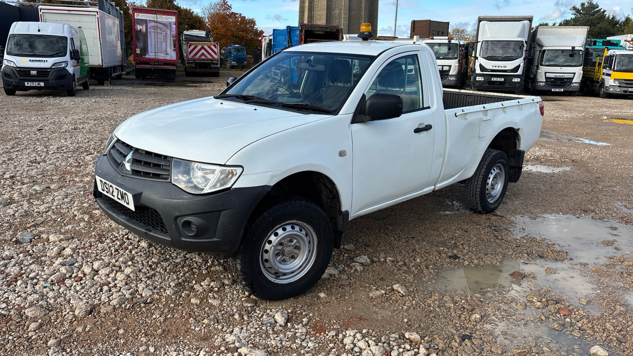 MITSUBISHI L200 - Pick-up: foto 2 MITSUBISHI L200 - Pick-up: foto 2