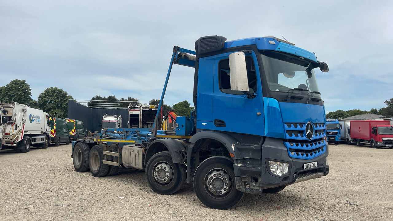 Mercedes-Benz Arocs - Camión multibasculante: foto 1 Mercedes-Benz Arocs - Camión multibasculante: foto 1