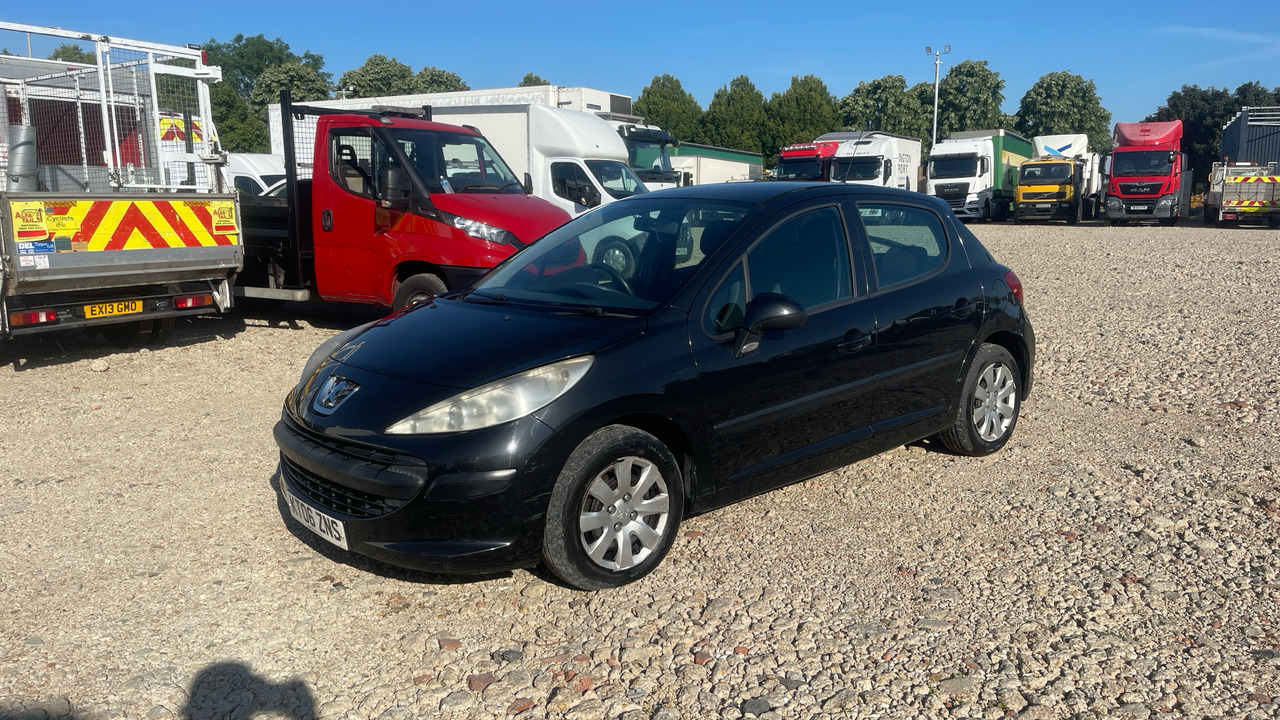 PEUGEOT 207 1.4 16V S - Hatchback: foto 2 PEUGEOT 207 1.4 16V S - Hatchback: foto 2