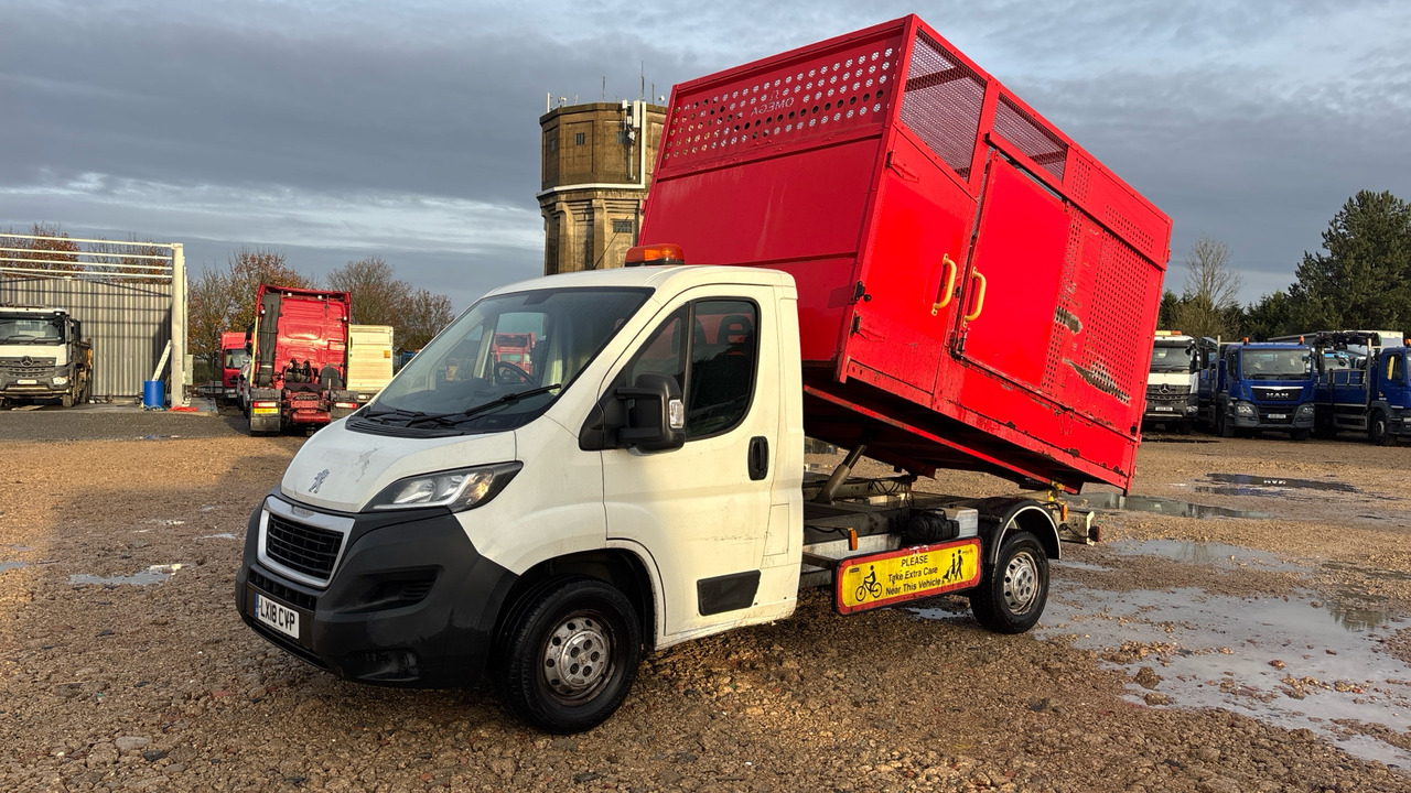 PEUGEOT BOXER 335 2.0 BLUEHDI 130PS PLUS - Furgoneta basculante: foto 2 PEUGEOT BOXER 335 2.0 BLUEHDI 130PS PLUS - Furgoneta basculante: foto 2