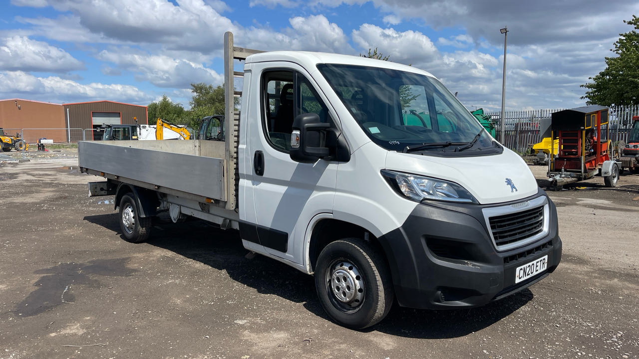 PEUGEOT BOXER 335 2.2 BLUEHDI 140PS - Furgoneta caja abierta: foto 1 PEUGEOT BOXER 335 2.2 BLUEHDI 140PS - Furgoneta caja abierta: foto 1