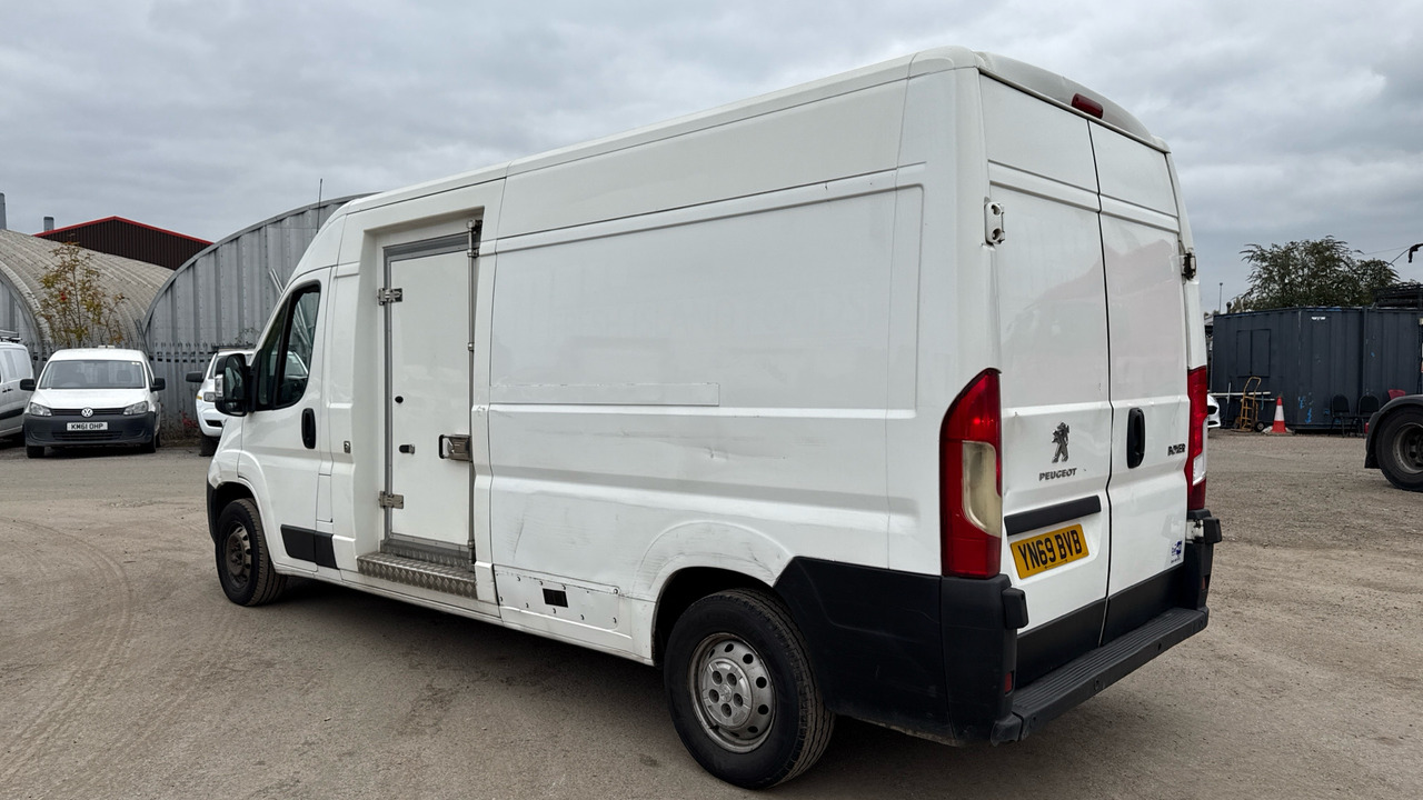 PEUGEOT BOXER 355 2.0 BlueHDi 130ps - Furgoneta frigorifica: foto 3 PEUGEOT BOXER 355 2.0 BlueHDi 130ps - Furgoneta frigorifica: foto 3