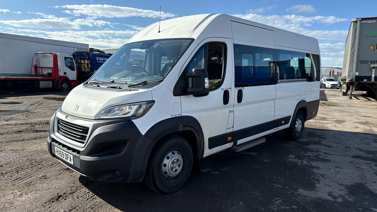 PEUGEOT BOXER 440 2.0 BlueHDi 130ps - Minibús, Furgoneta de pasajeros: foto 2 PEUGEOT BOXER 440 2.0 BlueHDi 130ps - Minibús, Furgoneta de pasajeros: foto 2