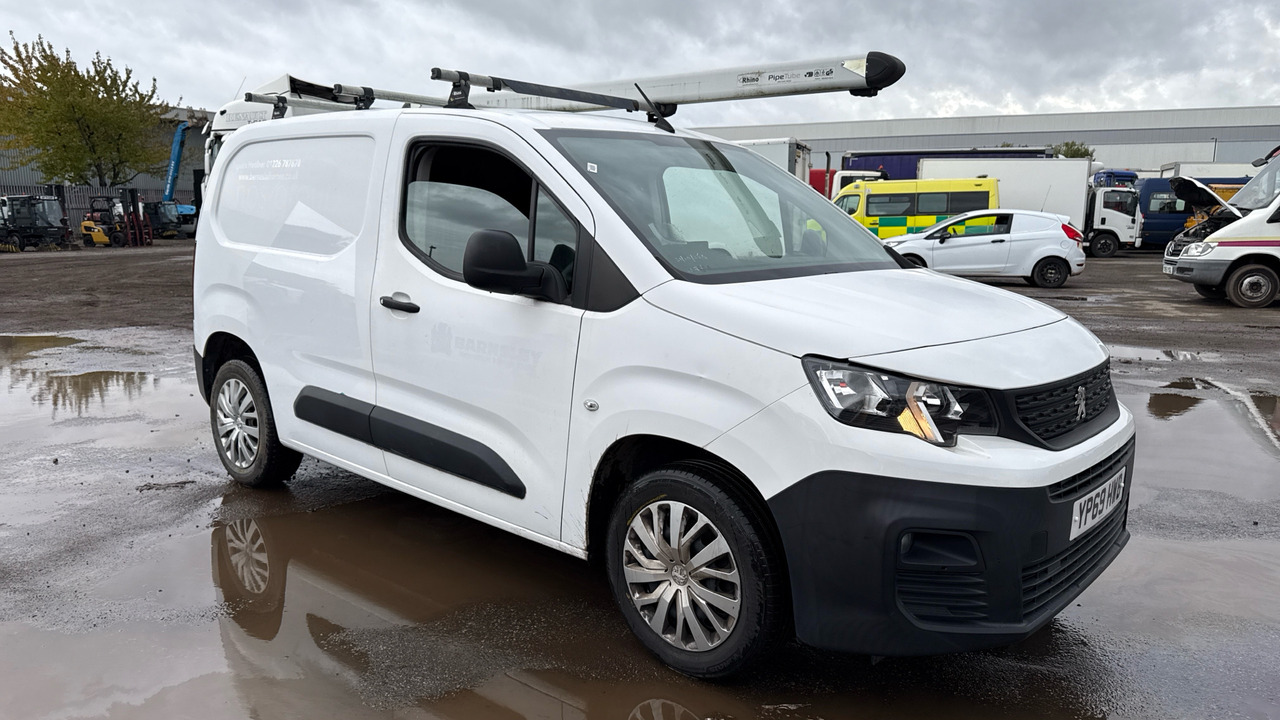 PEUGEOT PARTNER 1000 1.5 BlueHDi 100PS - Furgoneta pequeña: foto 1 PEUGEOT PARTNER 1000 1.5 BlueHDi 100PS - Furgoneta pequeña: foto 1