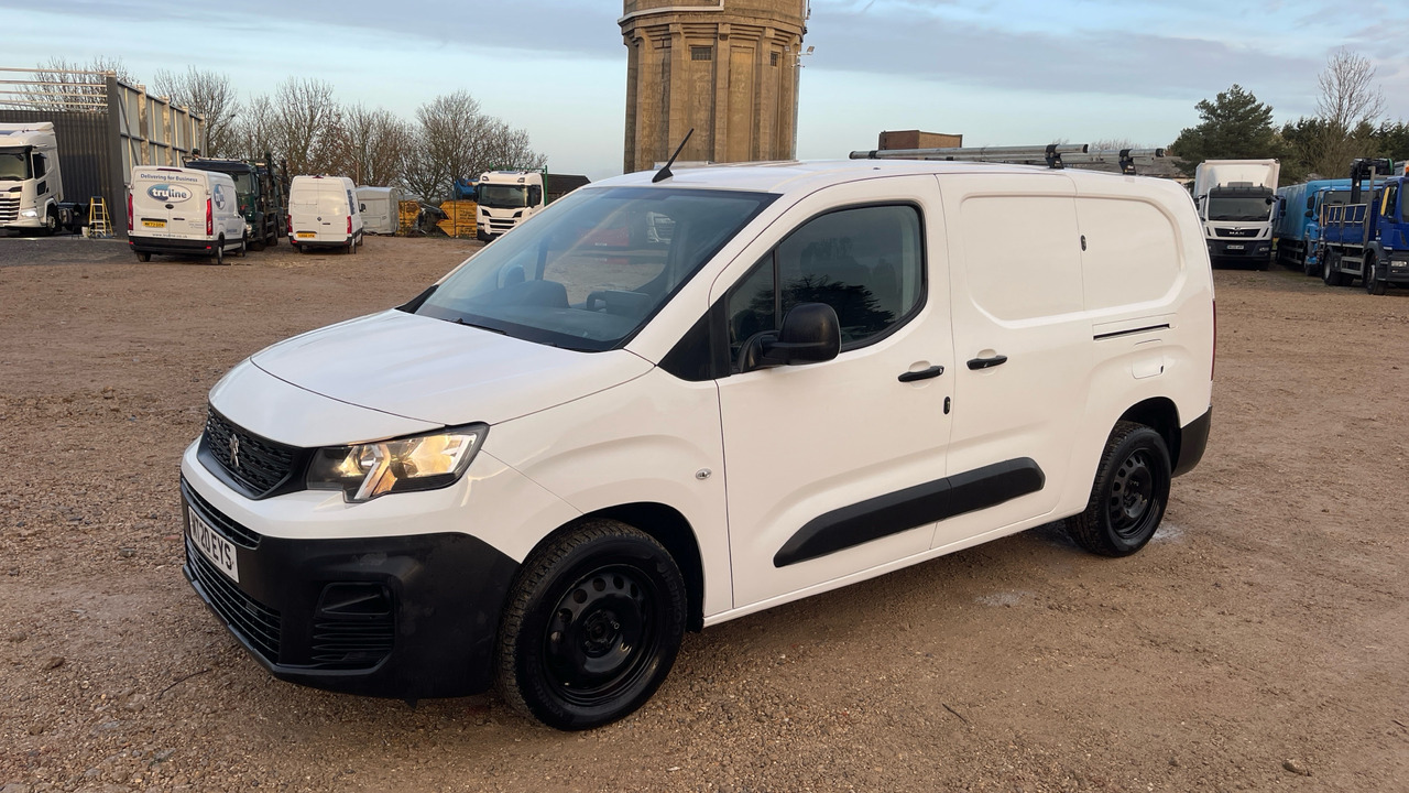 PEUGEOT PARTNER 850 1.5 BlueHDi 100ps Professional - Furgoneta pequeña: foto 2 PEUGEOT PARTNER 850 1.5 BlueHDi 100ps Professional - Furgoneta pequeña: foto 2