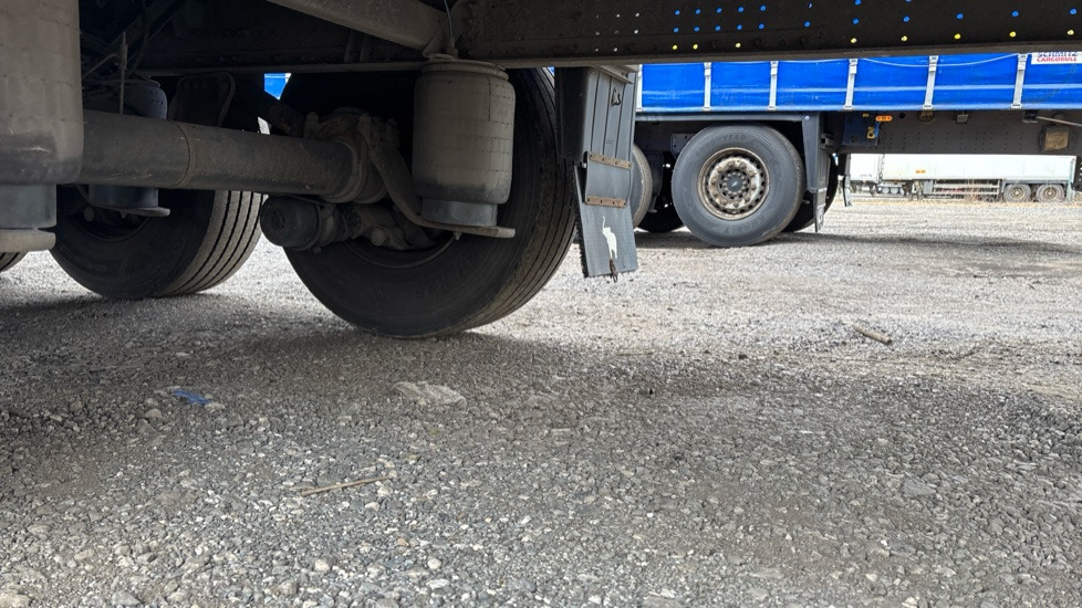 Remolque SCHMITZ CURTAINSIDE EUROLINER: foto 8 Remolque SCHMITZ CURTAINSIDE EUROLINER: foto 8