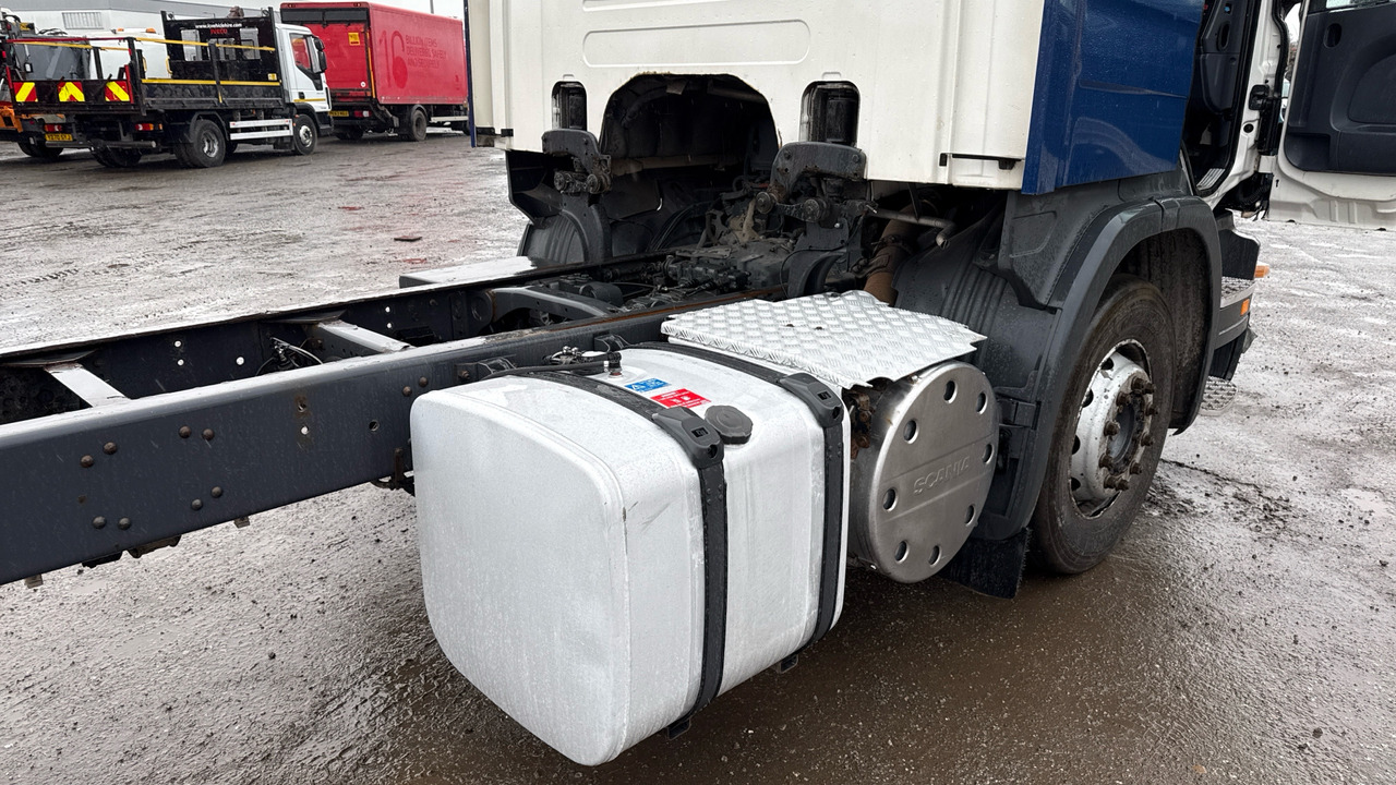 Camión chasis SCANIA P 230: foto 15 Camión chasis SCANIA P 230: foto 15