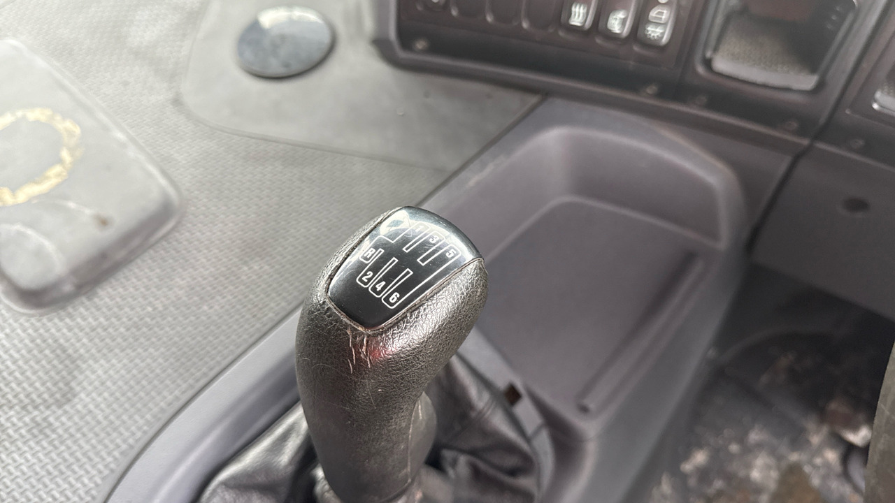 Camión chasis SCANIA P 230: foto 10 Camión chasis SCANIA P 230: foto 10