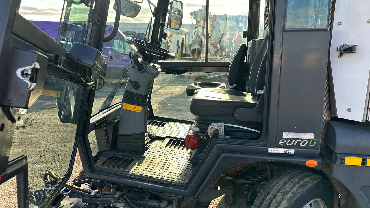 SCHMIDT SWINGO 200 - Barredora vial: foto 5 SCHMIDT SWINGO 200 - Barredora vial: foto 5