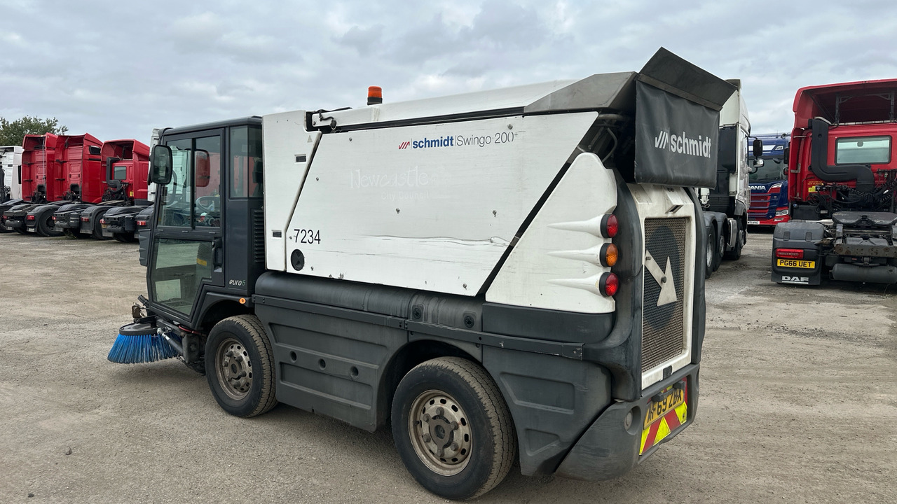 SCHMIDT SWINGO 200 - Barredora vial: foto 3 SCHMIDT SWINGO 200 - Barredora vial: foto 3
