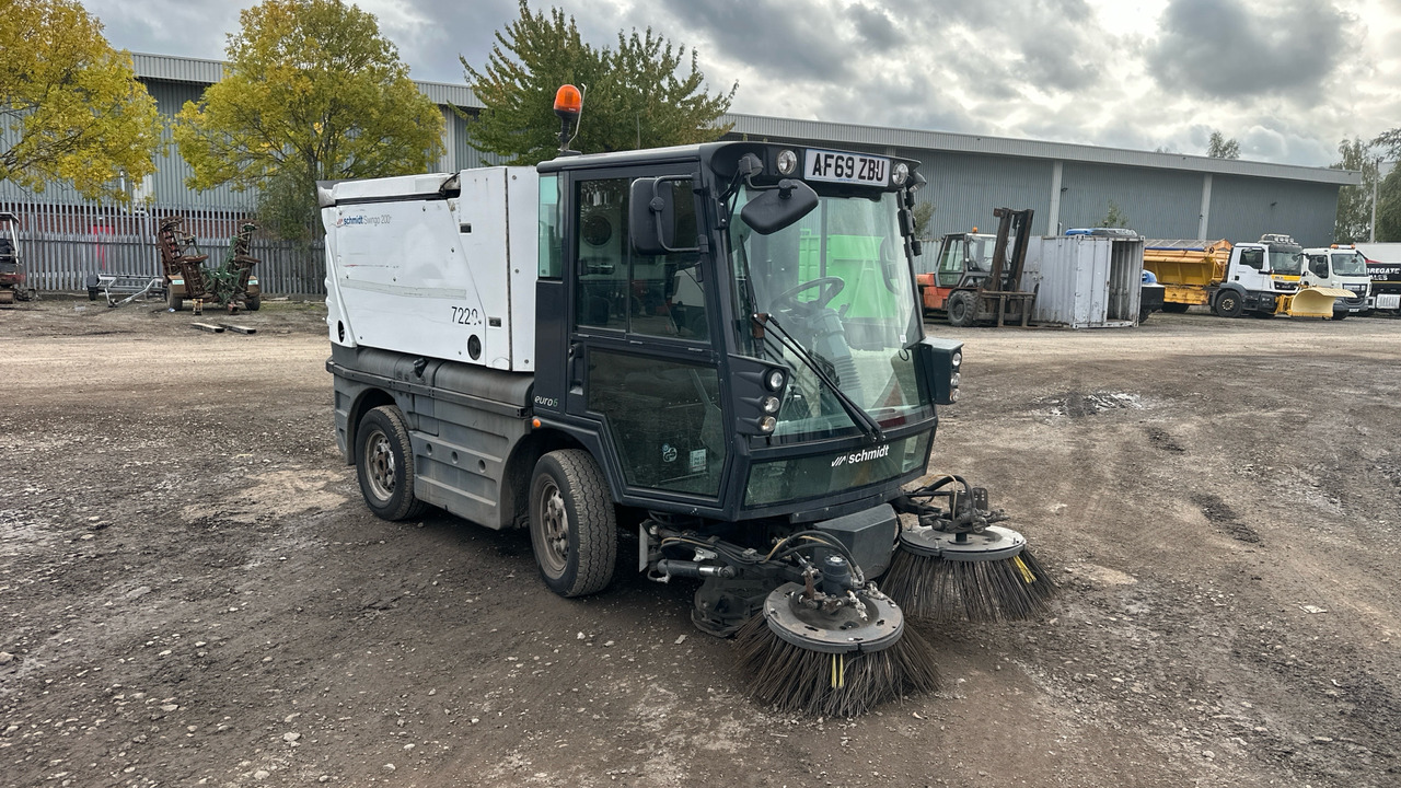 SCHMIDT SWINGO 200 - Barredora vial: foto 1 SCHMIDT SWINGO 200 - Barredora vial: foto 1
