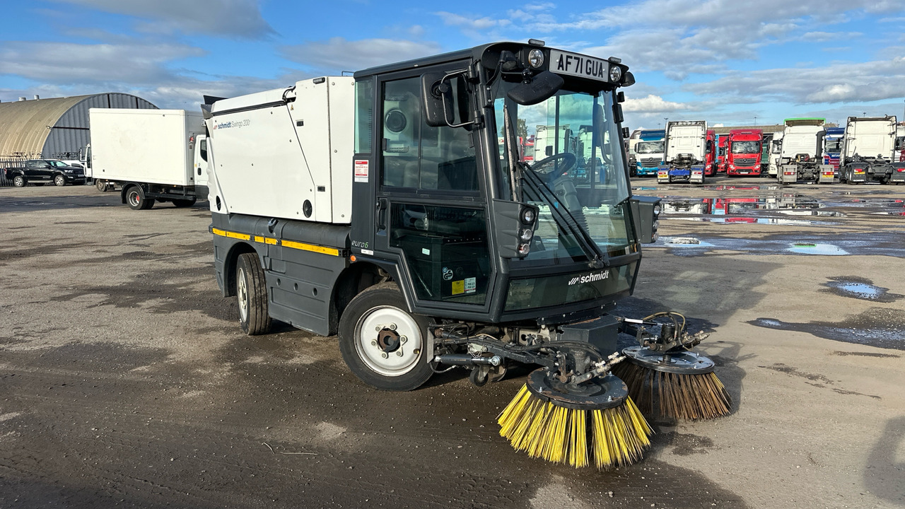 SCHMIDT SWINGO 200 - Barredora vial: foto 1 SCHMIDT SWINGO 200 - Barredora vial: foto 1