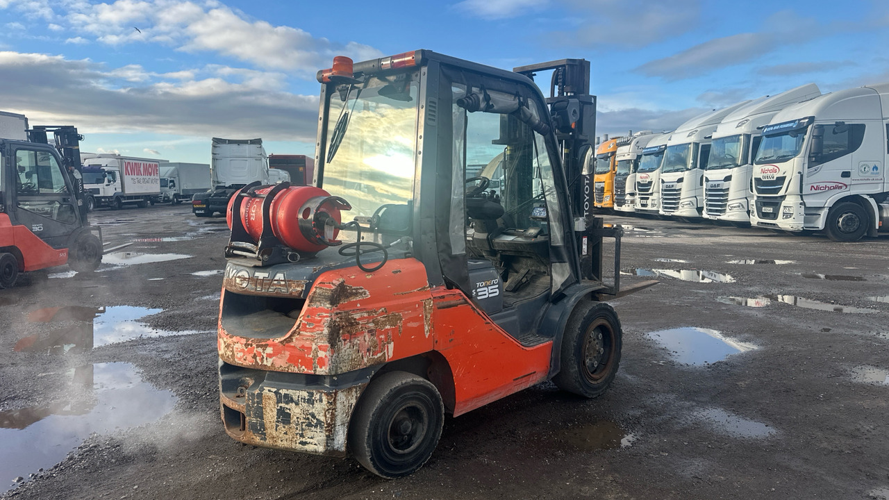 TOYOTA TONERO 35 - Carretilla elevadora de gas: foto 4 TOYOTA TONERO 35 - Carretilla elevadora de gas: foto 4