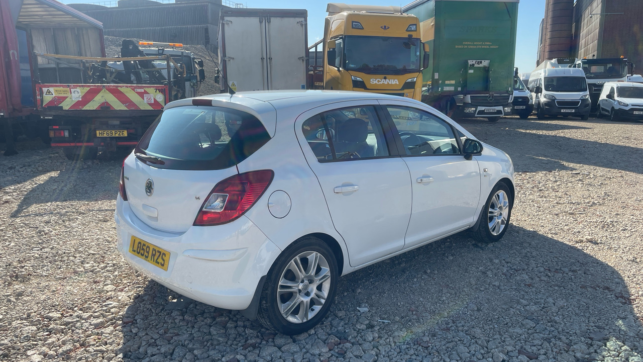 VAUXHALL CORSA 1.4I - Hatchback: foto 4 VAUXHALL CORSA 1.4I - Hatchback: foto 4