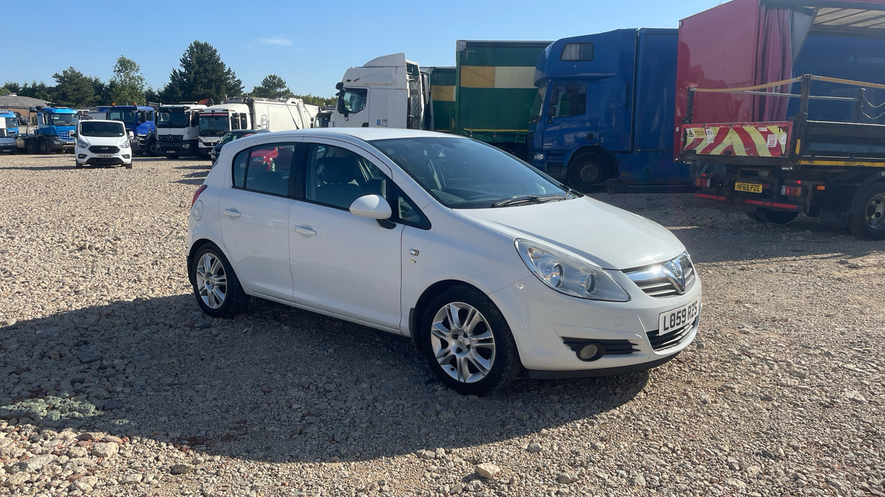 VAUXHALL CORSA 1.4I - Hatchback: foto 1 VAUXHALL CORSA 1.4I - Hatchback: foto 1