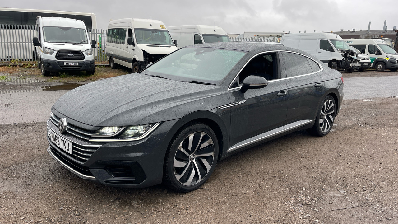 VOLKSWAGEN ARTEON 1.5 TSI R-Line EVO - Hatchback: foto 2 VOLKSWAGEN ARTEON 1.5 TSI R-Line EVO - Hatchback: foto 2