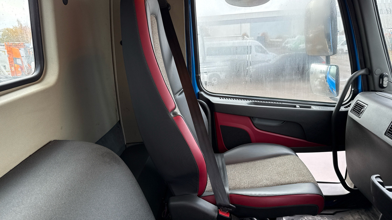 Camión volquete VOLVO FMX 420: foto 8